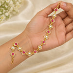 Roshni kundan sheeshphool presented in hand